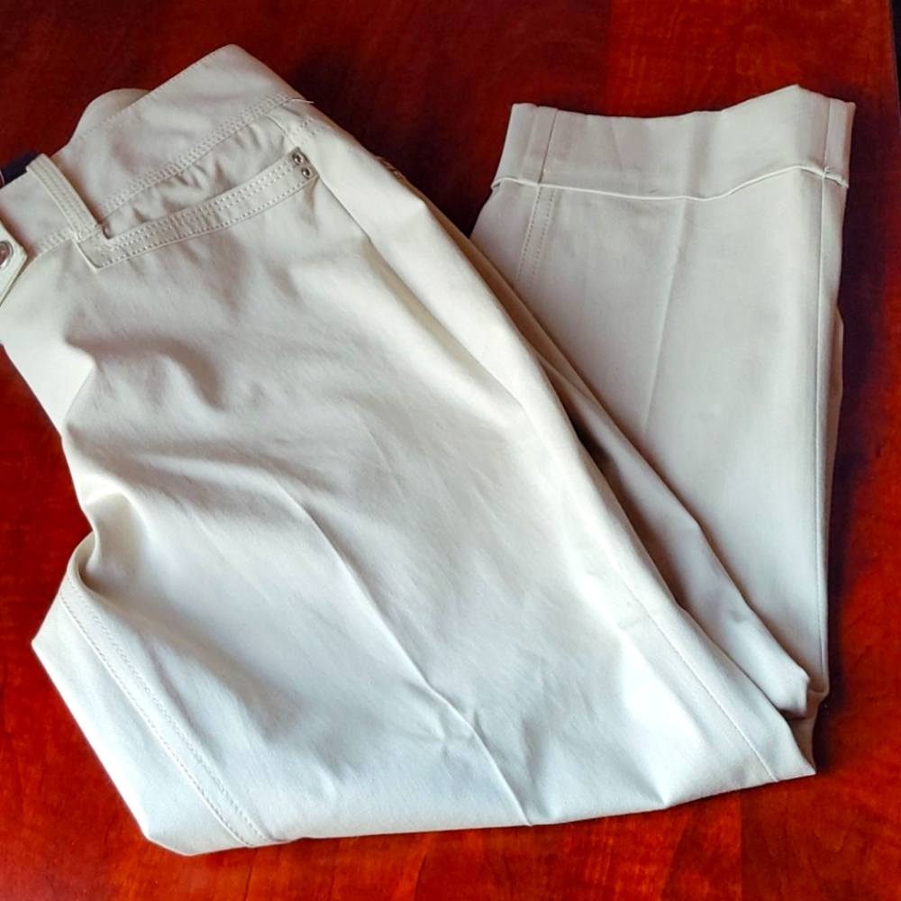 Capri pants